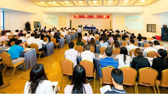 专一赶路，也要仰面寻路