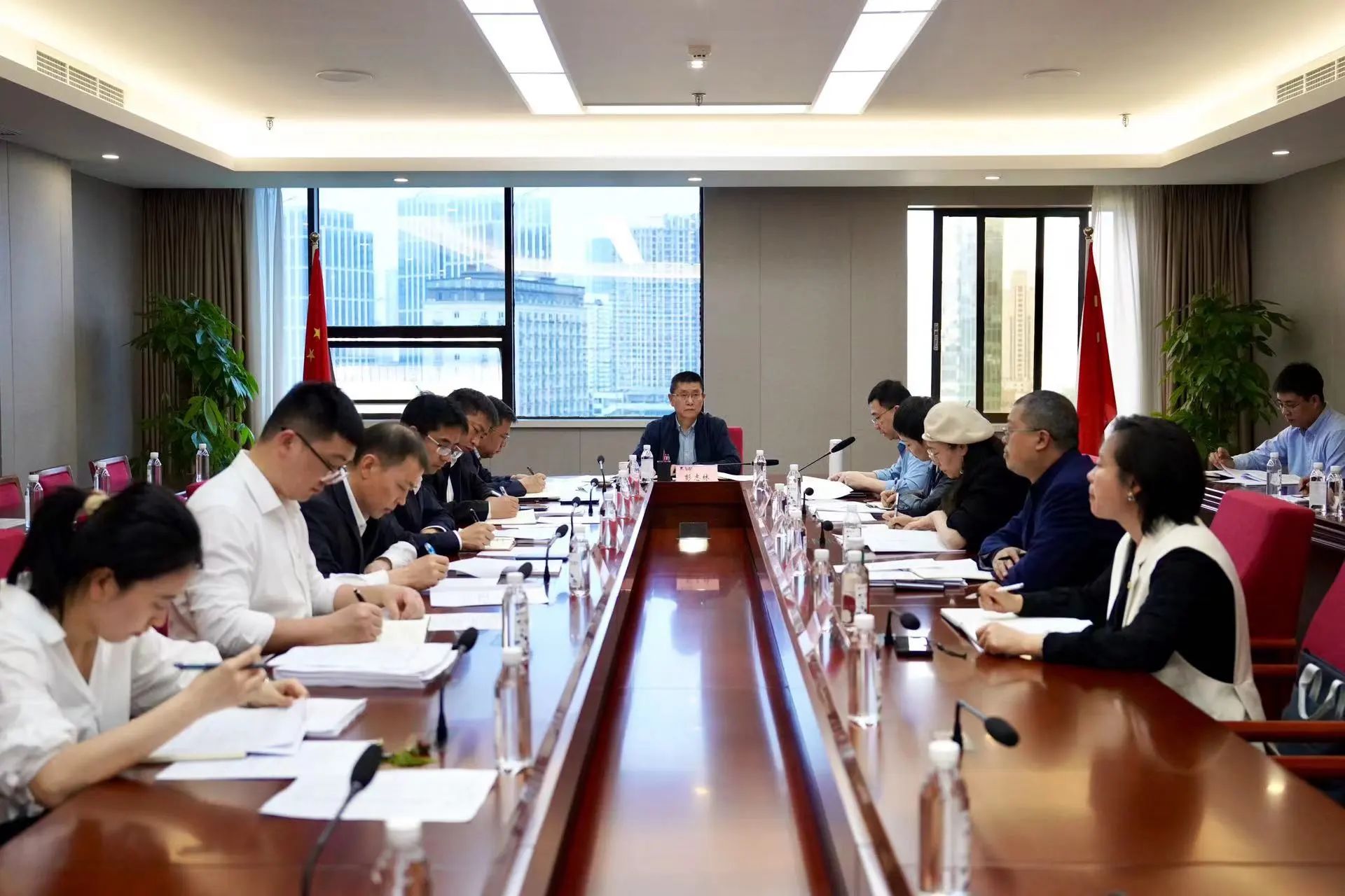 省壹定发集团召开纪检监察系统工作会 铺排部署第二季度纪检监察工作