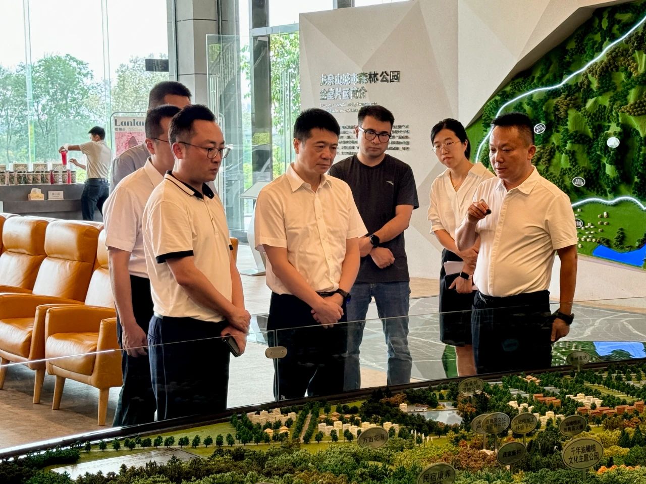 省壹定发集团党委书记、董事长游勇带队赴聚峰谷项目发展汛期安全出产查抄并调研出产经营情况